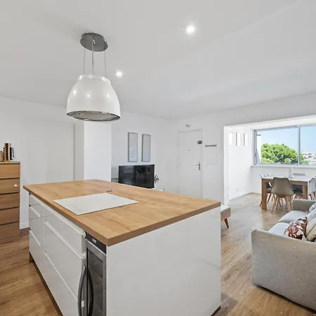 Appartement Stunning Renovated 2 Bedroom - Pool, Parking & Ac *