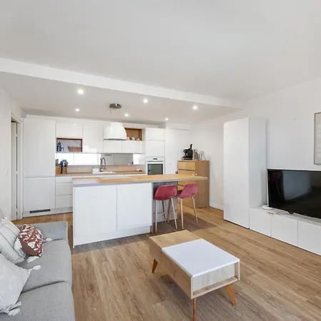 Appartamento Stunning Renovated 2 Bedroom - Pool, Parking & Ac *