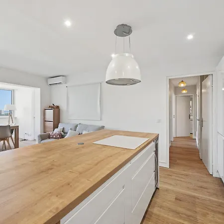 Appartement Stunning Renovated 2 Bedroom - Pool, Parking & Ac *