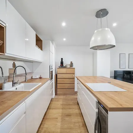 Stunning Renovated 2 Bedroom - Pool, Parking & Ac * Saint-Laurent-du-Var