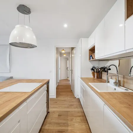 Appartement Stunning Renovated 2 Bedroom - Pool, Parking & Ac *