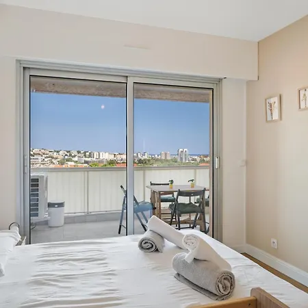 Stunning Renovated 2 Bedroom - Pool, Parking & Ac Appartamento Saint-Laurent-du-Var