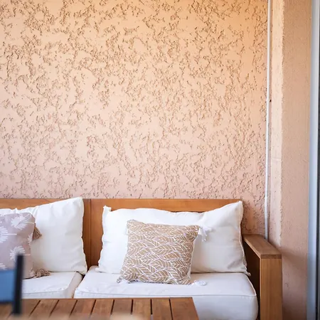 Stunning Renovated 2 Bedroom - Pool, Parking & Ac Saint-Laurent-du-Var