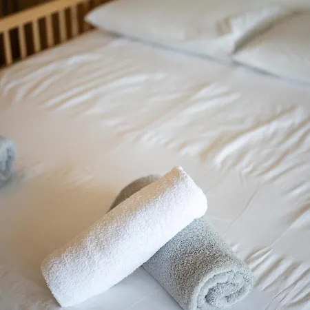 公寓 Stunning Renovated 2 Bedroom - Pool, Parking & Ac *
